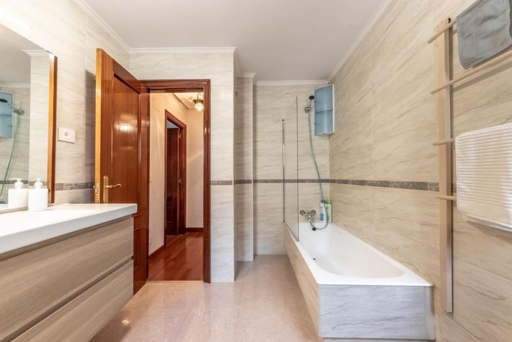 Appartamento Acogedor Piso En Santurtzi .Parking Privado Esterno foto